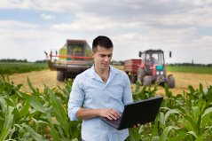 boer_laptop_shutterstock_289763240_1000px.jpg boer_laptop_shutterstock_289763240_1000px.jpg
